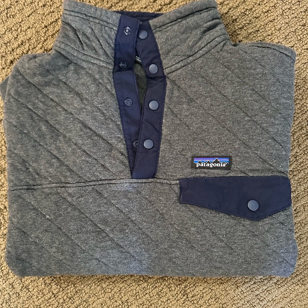 Patagonia Charcoal Organic Cotton pull over snap up